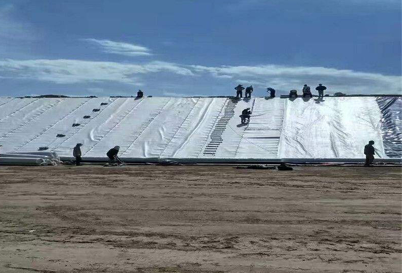 水庫(kù)施工要點(diǎn):鋪蓋土工膜最好的防滲措施